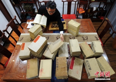 赵志国现在已收集了近100个姓氏的族谱，他希望可以将中国的近500个大姓收集齐，让人们有机会翻阅祖先的档案，能够了解家族的家风、家训和家族故事，并从中受益。